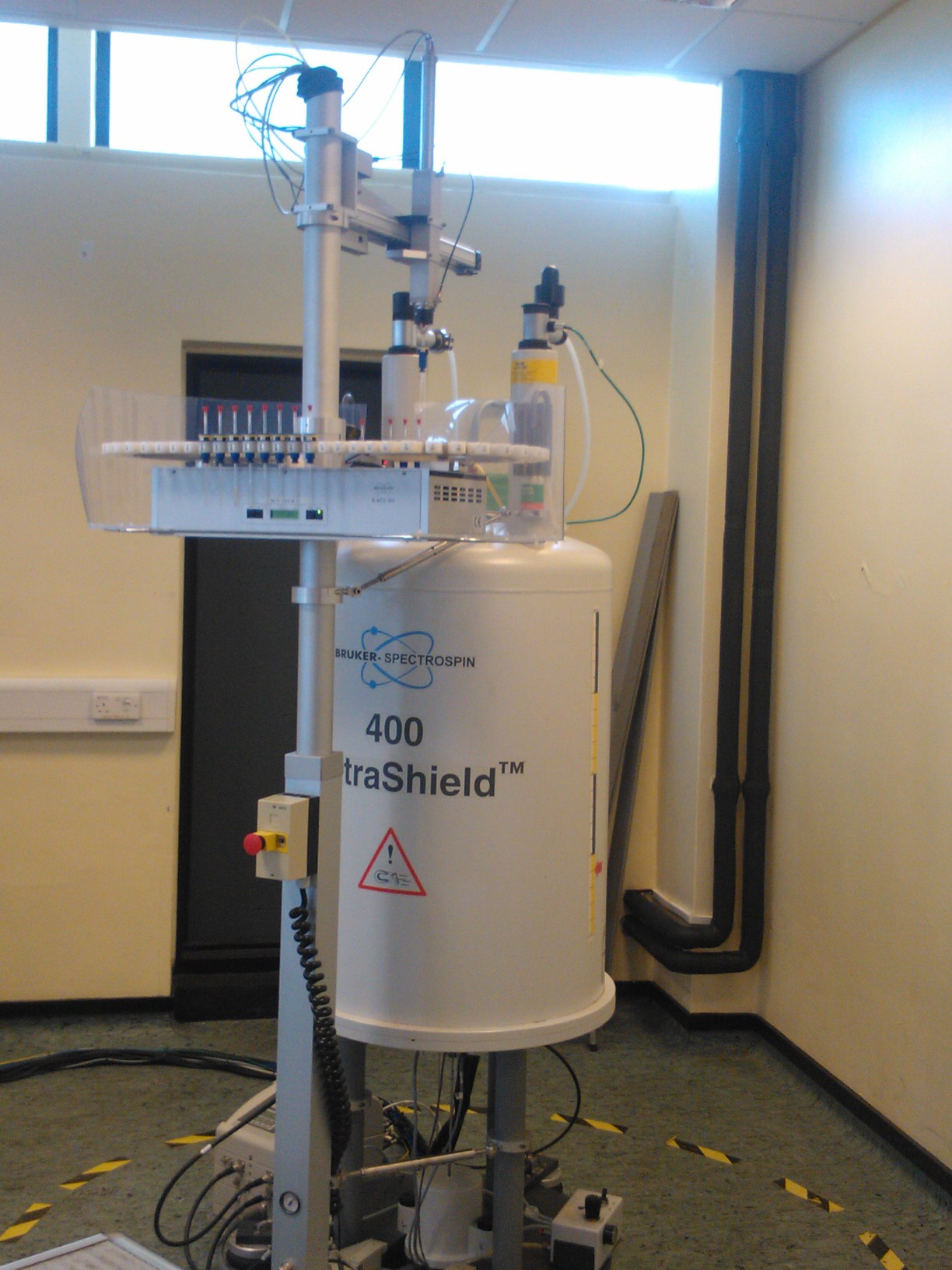 AVIII400 NMR Spectrometer with Cryoprobe
